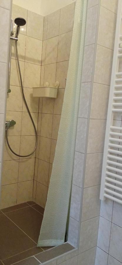 Duna Szecsi Apartman Budapest Luaran gambar