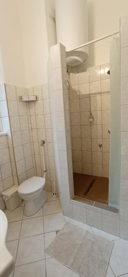 Duna Szecsi Apartman Budapest Luaran gambar