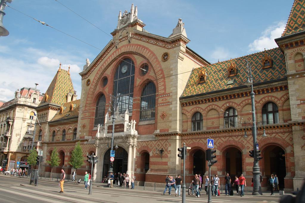 Duna Szecsi Apartman Budapest Luaran gambar