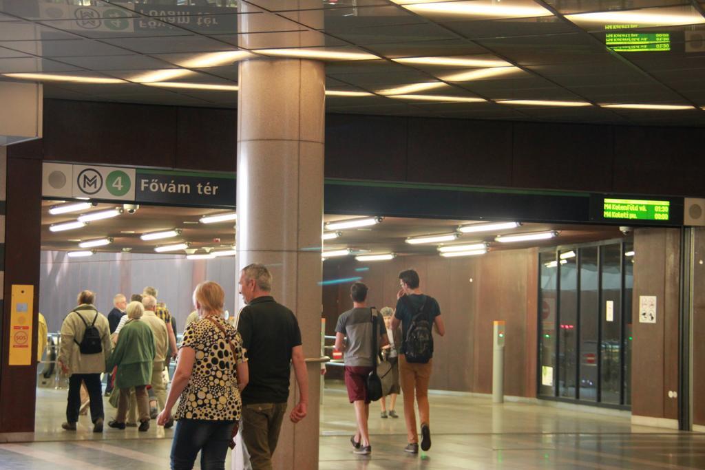 Duna Szecsi Apartman Budapest Luaran gambar