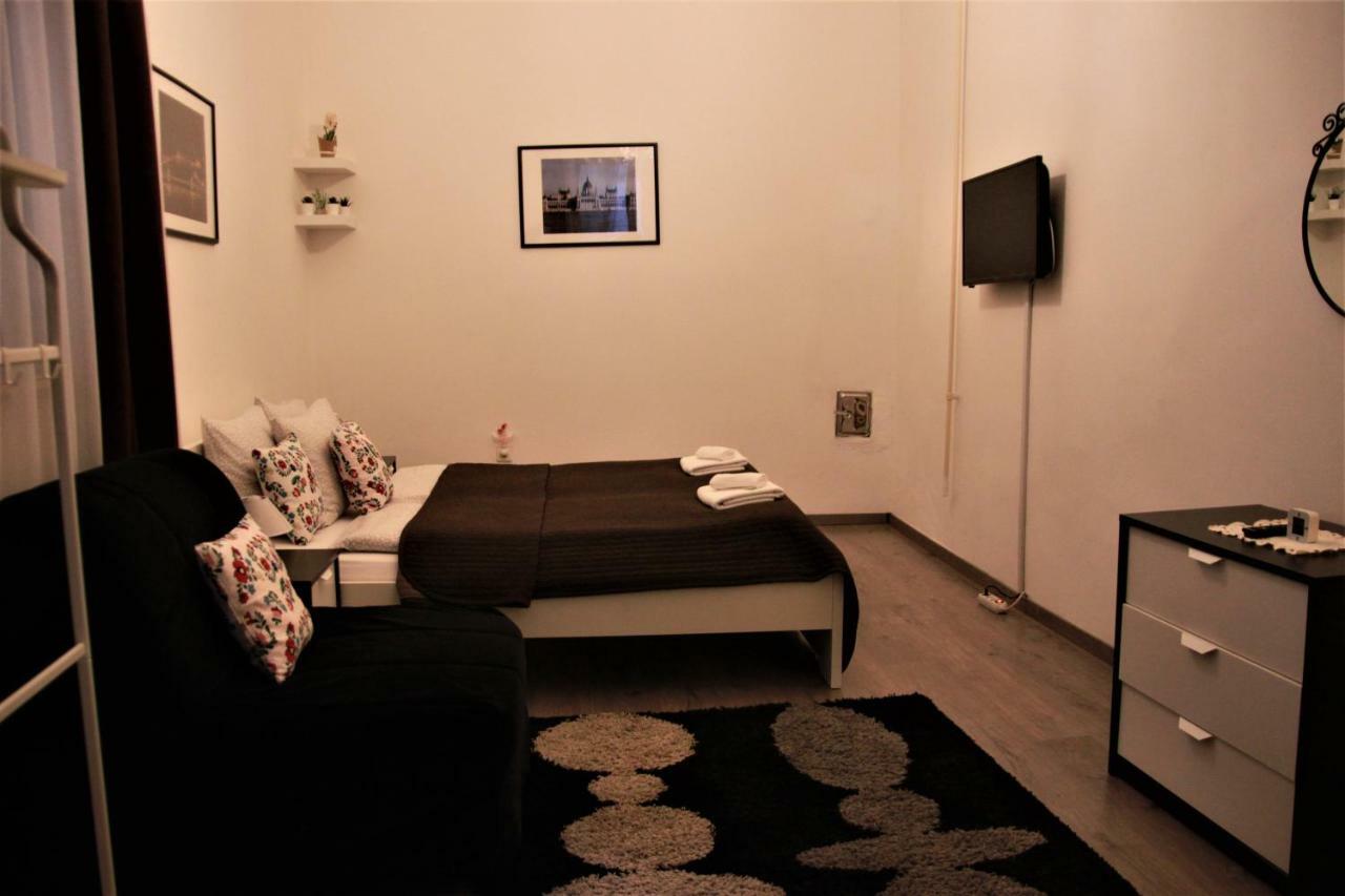 Duna Szecsi Apartman Budapest Luaran gambar