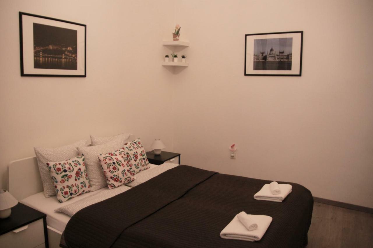 Duna Szecsi Apartman Budapest Luaran gambar