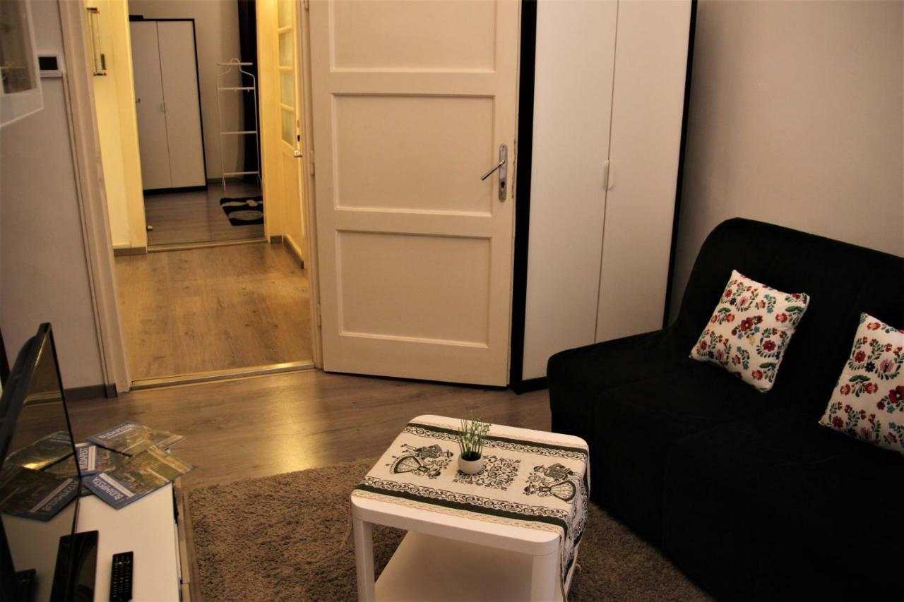 Duna Szecsi Apartman Budapest Luaran gambar