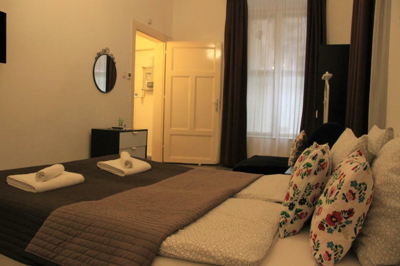 Duna Szecsi Apartman Budapest Luaran gambar