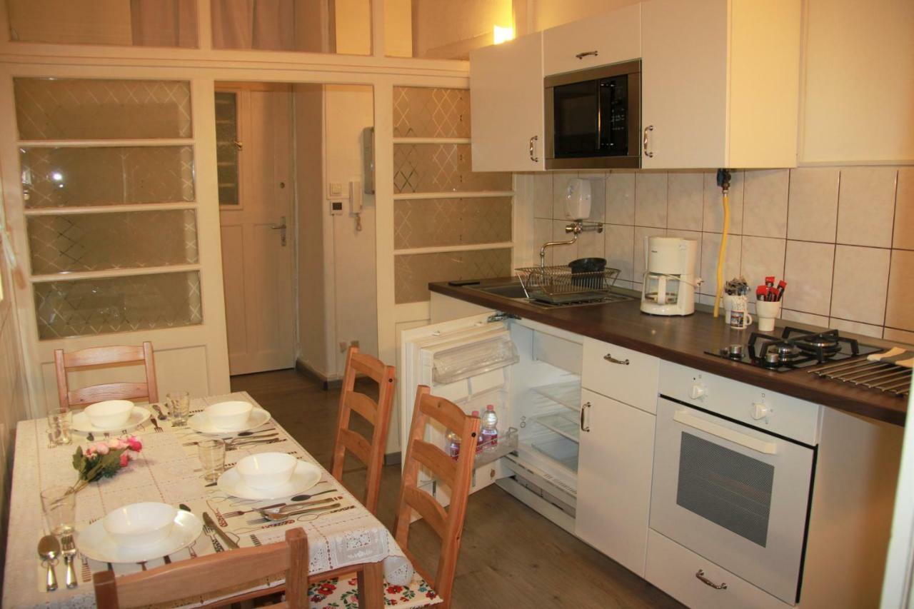 Duna Szecsi Apartman Budapest Luaran gambar