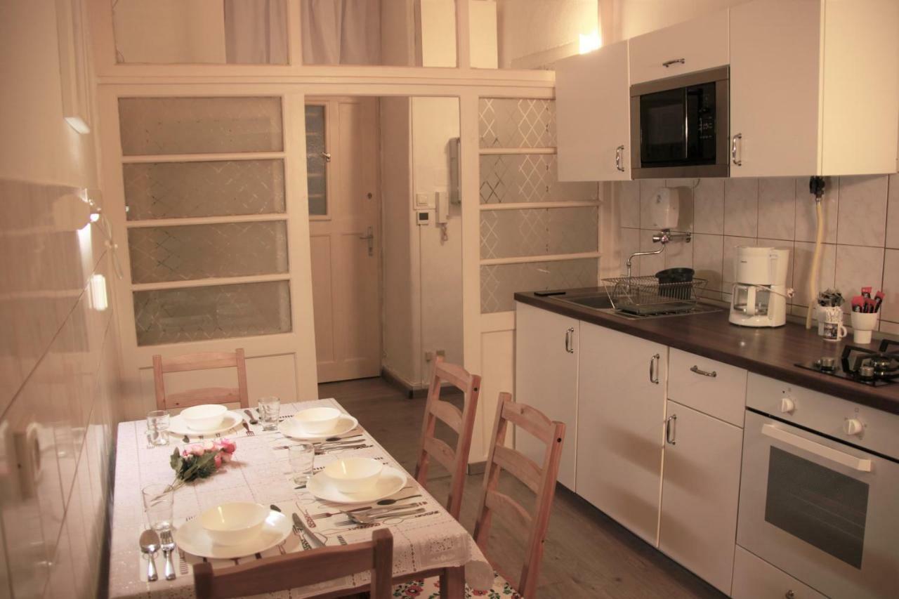 Duna Szecsi Apartman Budapest Luaran gambar